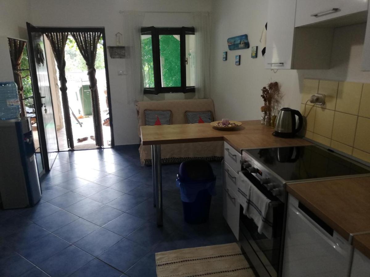 Apartment House Vir-To-All 외부 사진